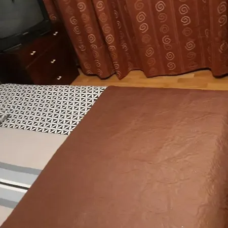 ゲストハウス Tore Kuelalistemaja タリン