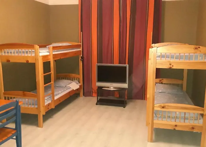 Tore Kuelalistemaja 3* Tallinn